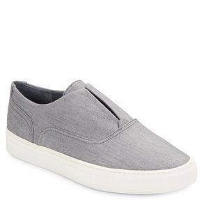 Brand new Vince Denim slip-on Sneakers woman Sz 10